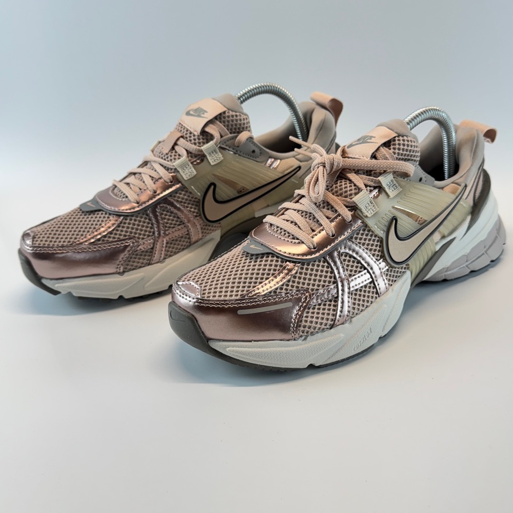 Nike Women's Metallic Silver and Beige Sneakers Size 9